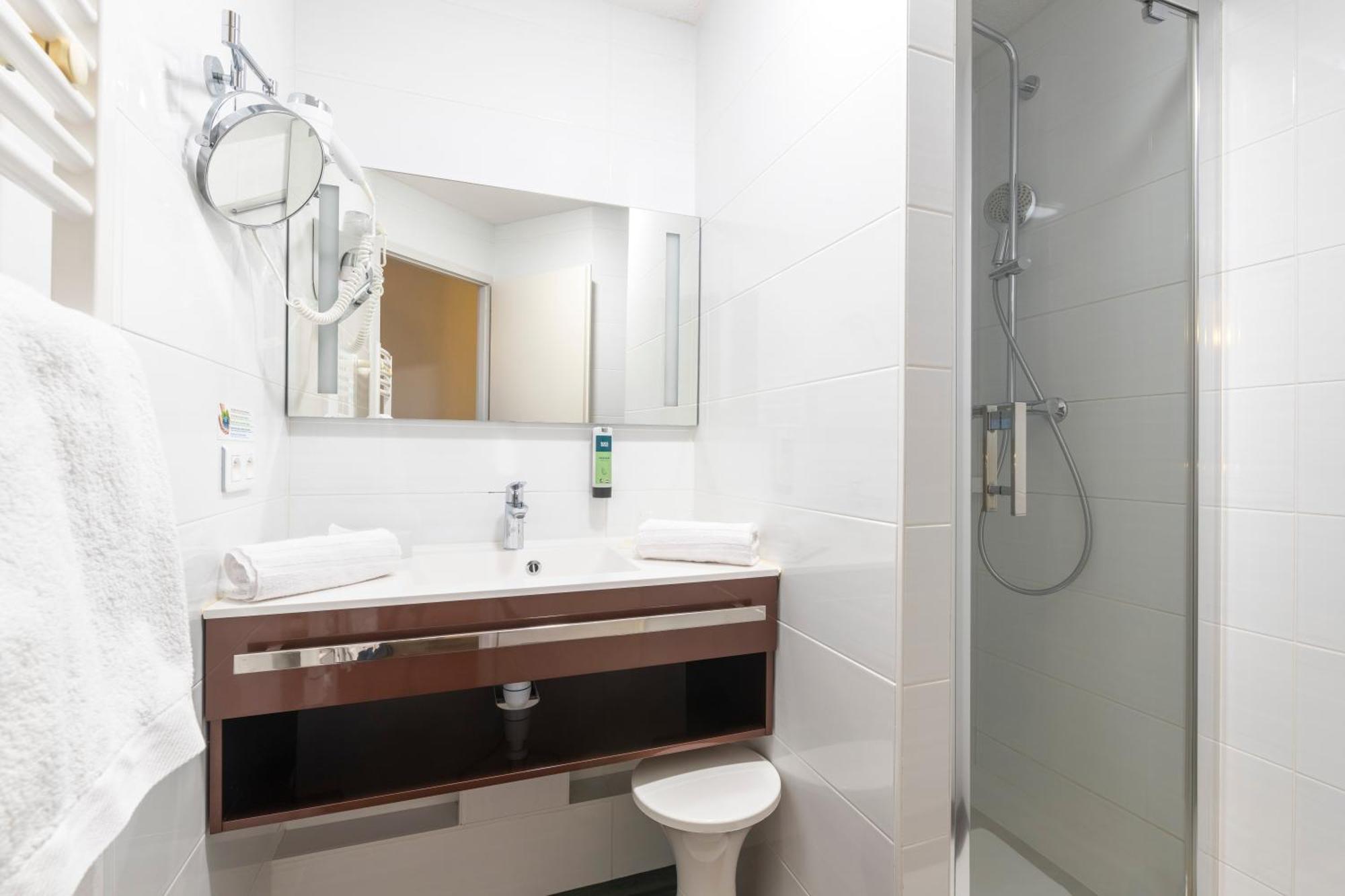 Logis Hotel Arc En Ciel Τονόν-λε-Μπαιν Εξωτερικό φωτογραφία